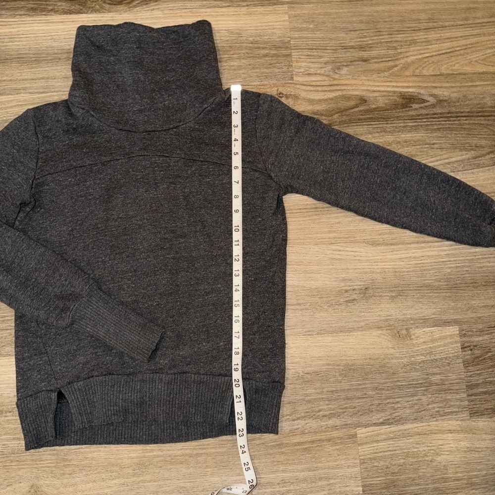 ALO Yoga Haze Turtleneck Pullover Sweatshirt Womens Medium Gray Cozy Athleisure - Picture 6 of 8